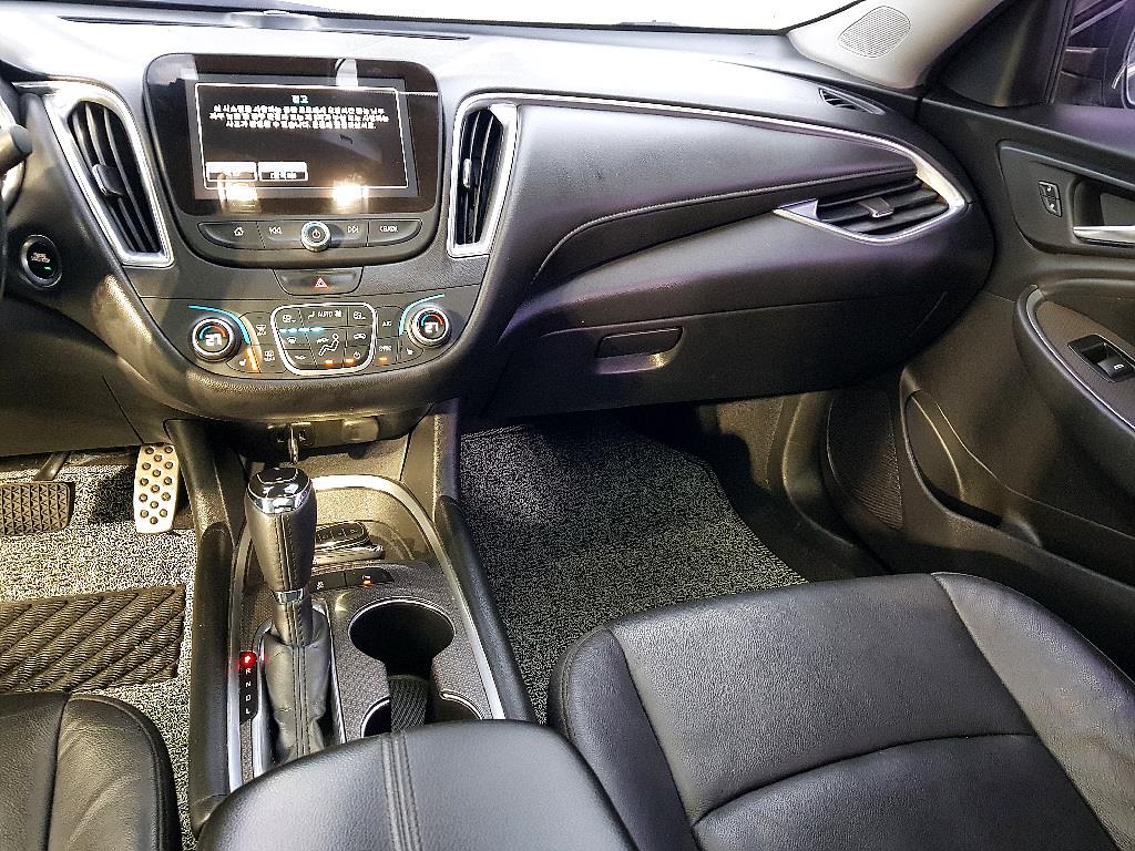 Chevrolet Malibu - Vista 10