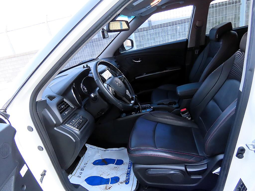 Ssangyong Tivoli - Vista 5