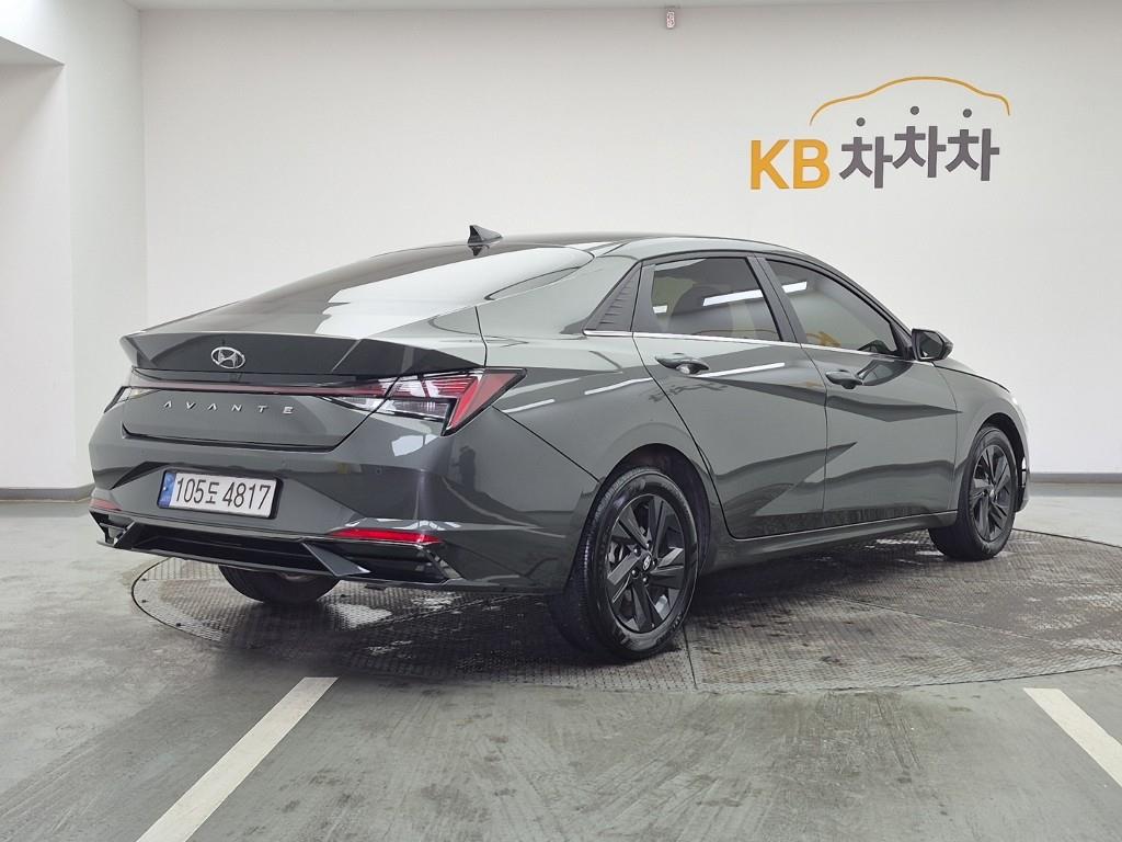 HYUNDAI Avante - Vista 4