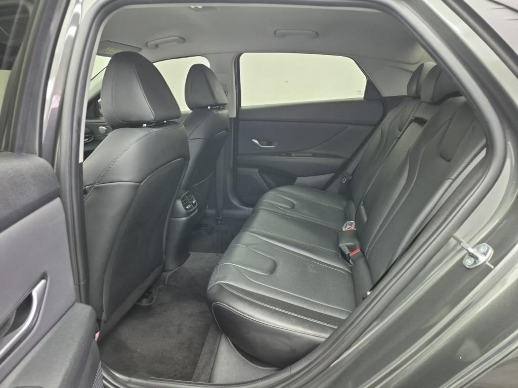 HYUNDAI Avante - Vista 12