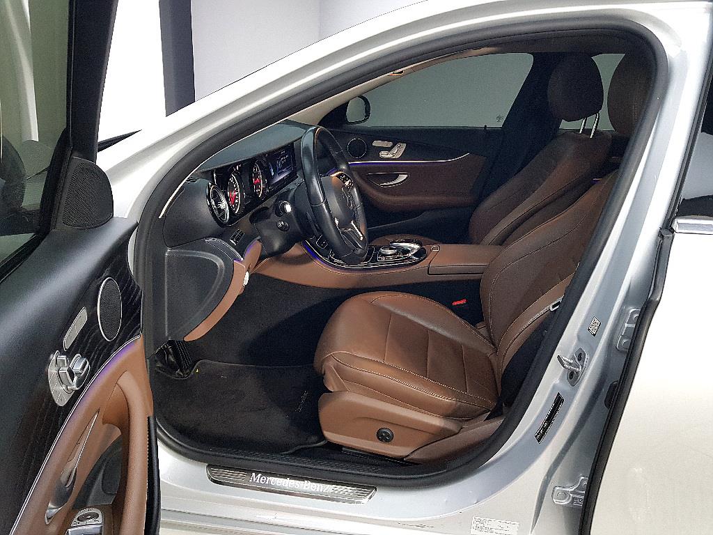 Mercedes Benz E class - Vista 8