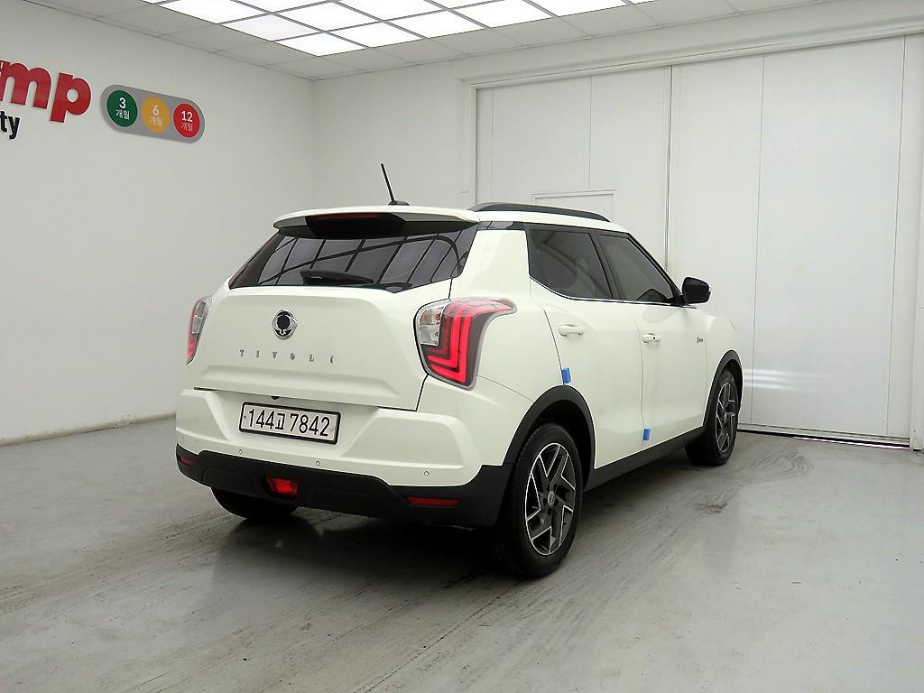 Ssangyong Tivoli - Vista 4