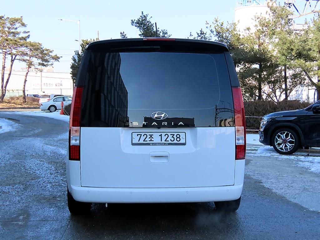 HYUNDAI Staria - Vista 4