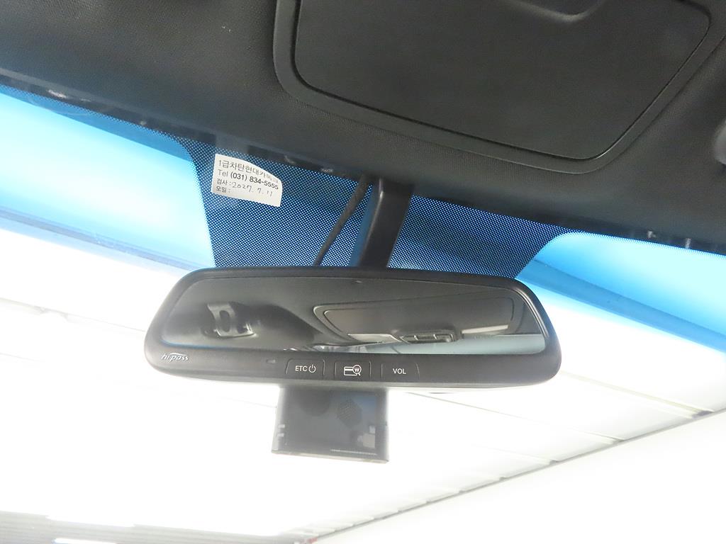 KIA Carens - Vista 12