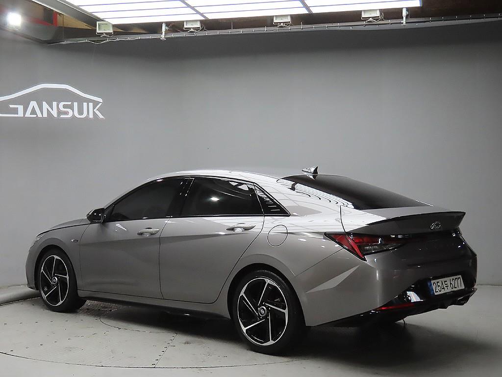 HYUNDAI Avante - Vista 5