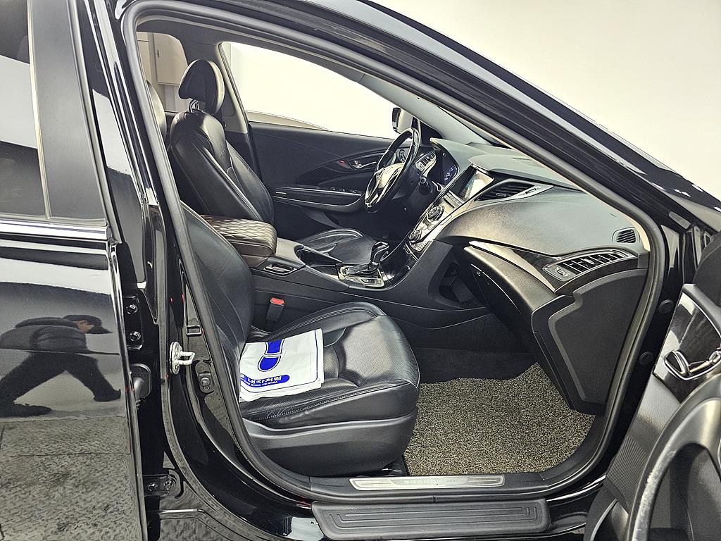 HYUNDAI Grandeur - Vista 11