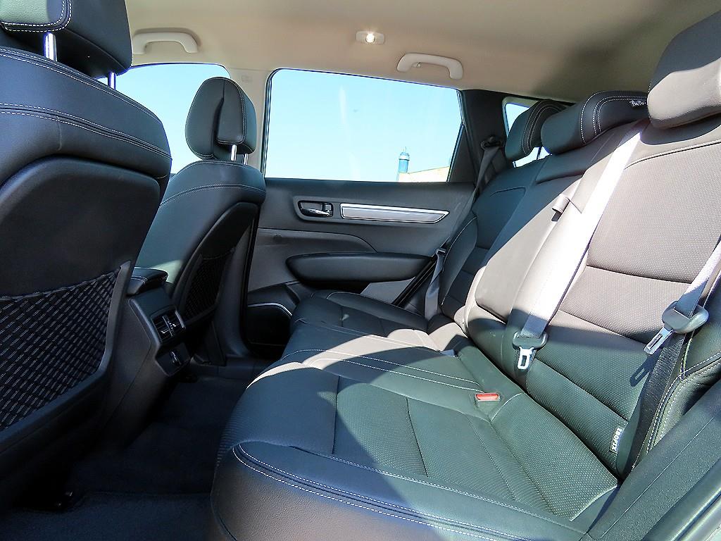 SAMSUNG QM6 - Vista 6