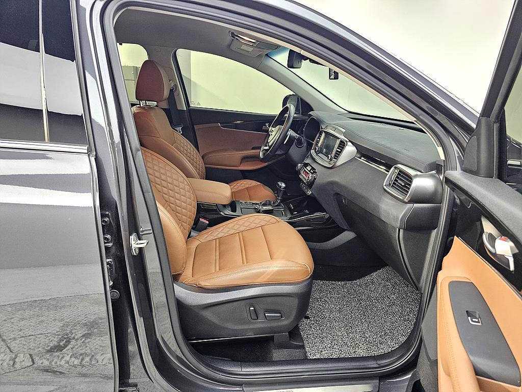 KIA Sorento - Vista 11
