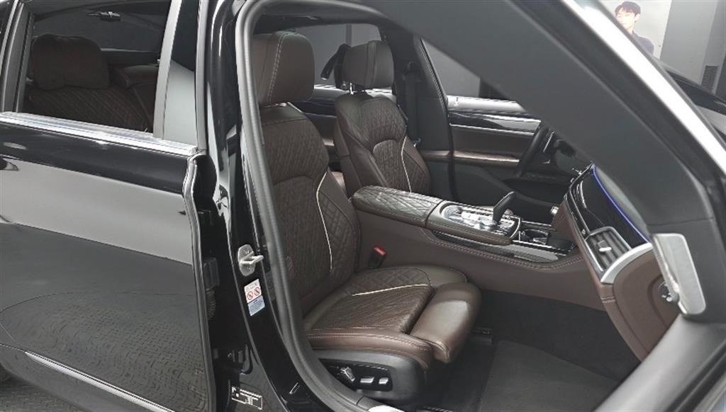 BMW 7 Series - Vista 10