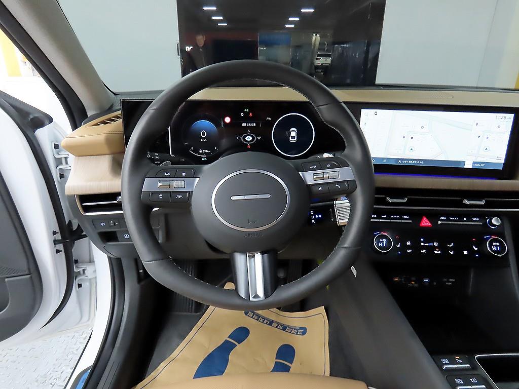 HYUNDAI Sonata - Vista 9