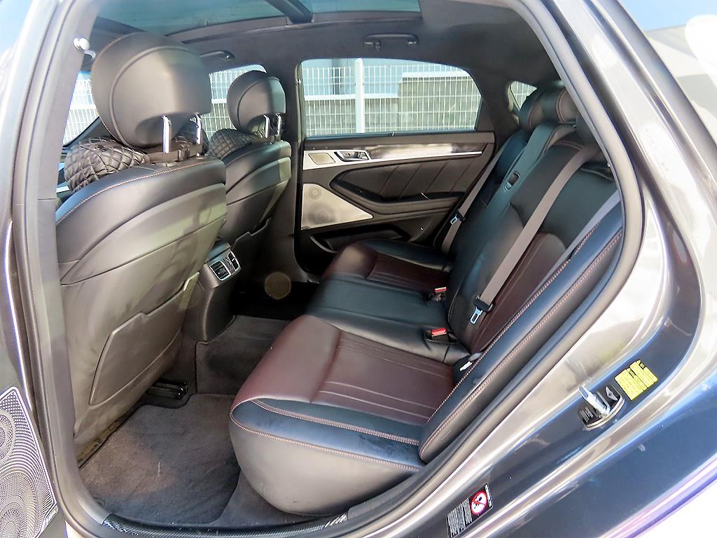 Genesis G80 - Vista 6