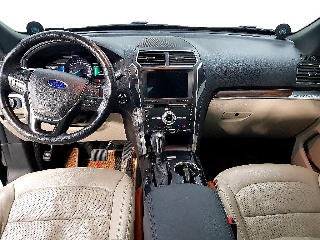 Ford Explorer - Vista 5