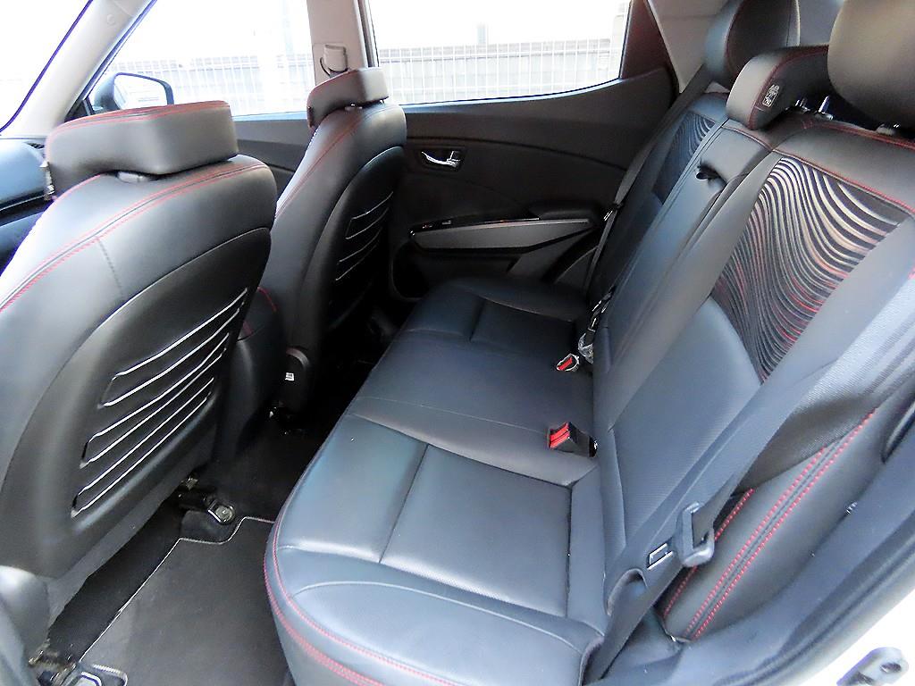 Ssangyong Tivoli - Vista 6