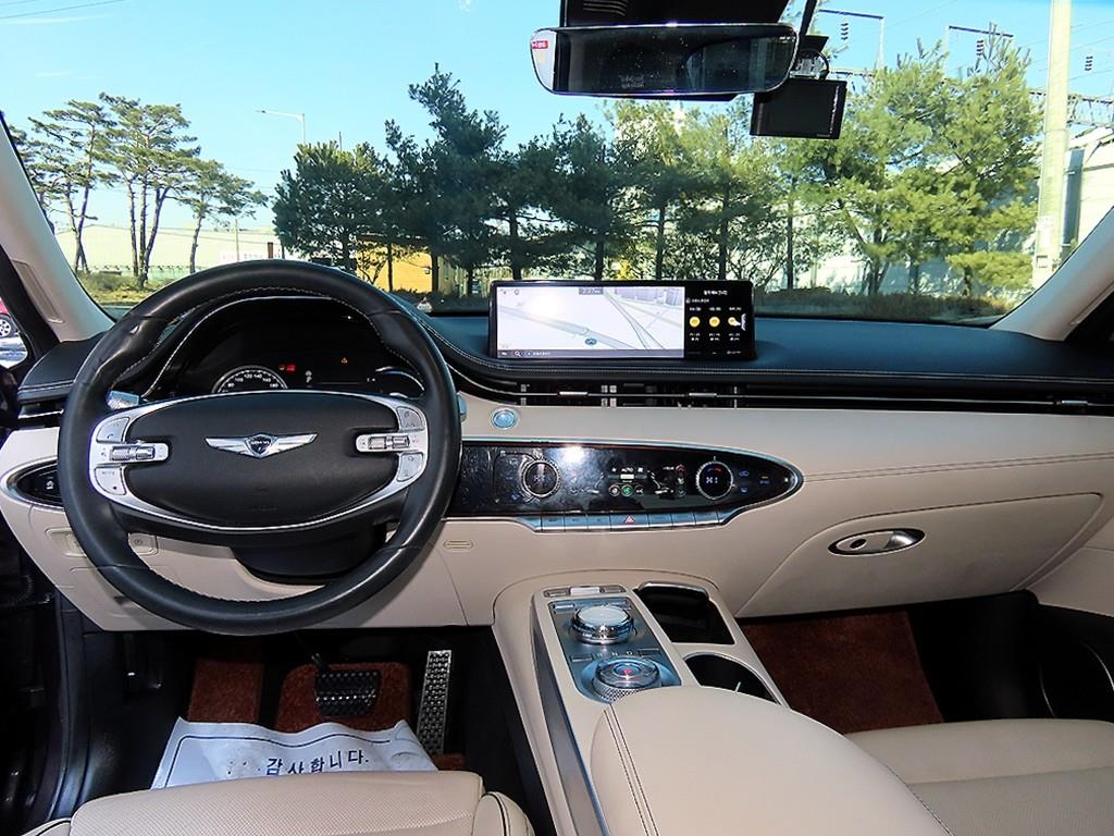 Genesis GV70 - Vista 7