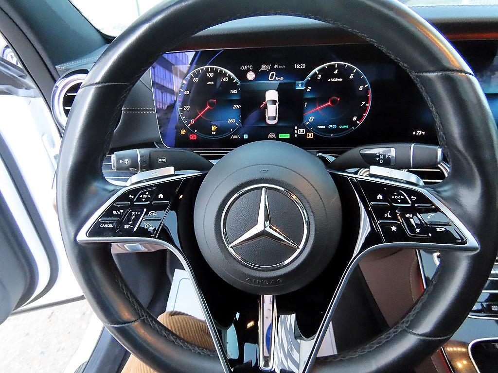 Mercedes Benz E class - Vista 8