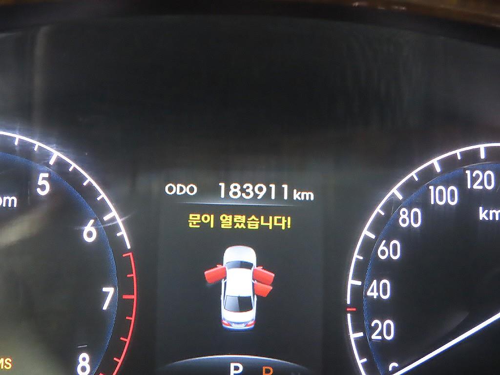 HYUNDAI Genesis - Vista 11