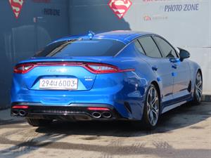 KIA Stinger - Vista 6