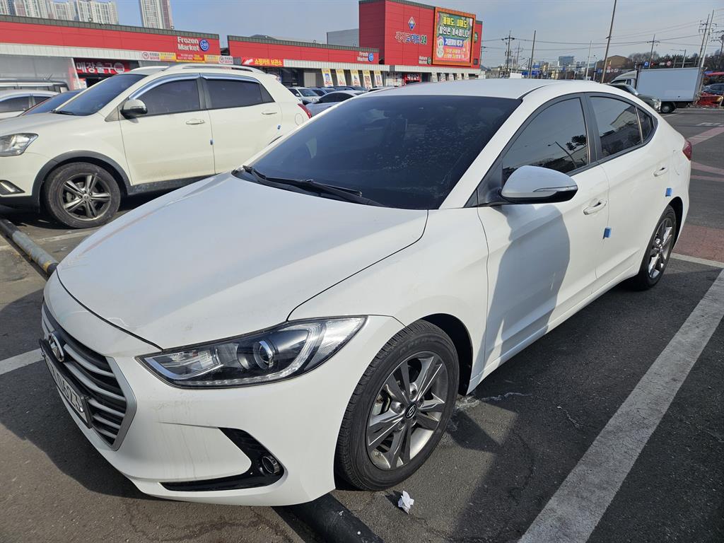 HYUNDAI Avante 2016 Blanco - Importación desde Corea - HF Imports Iquique - Foto 1