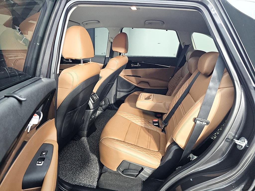 KIA Sorento - Vista 9