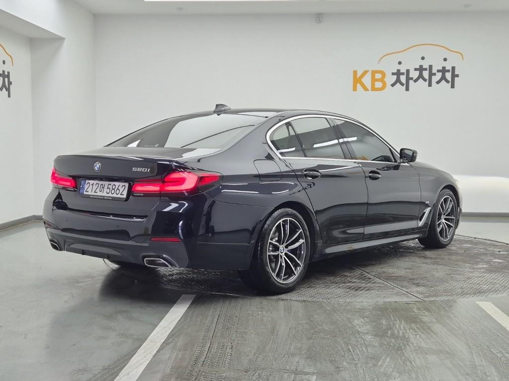 BMW 5 Series - Vista 4