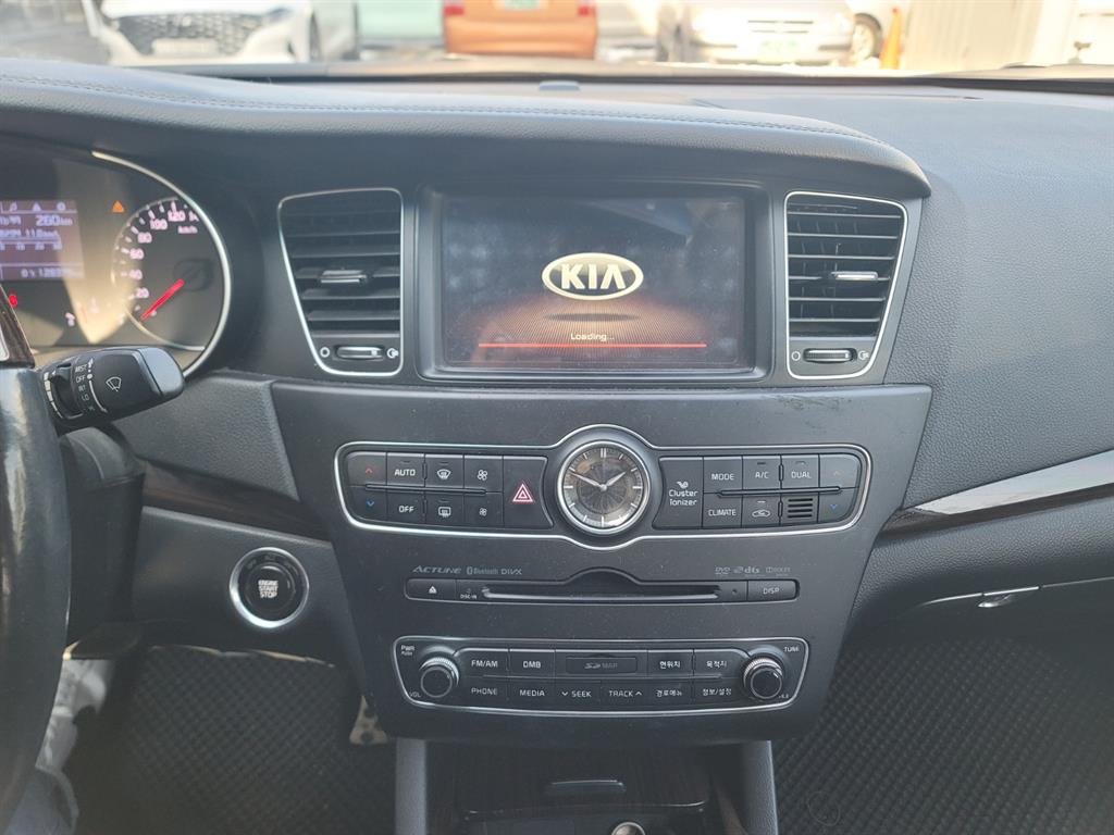 KIA K7 - Vista 5