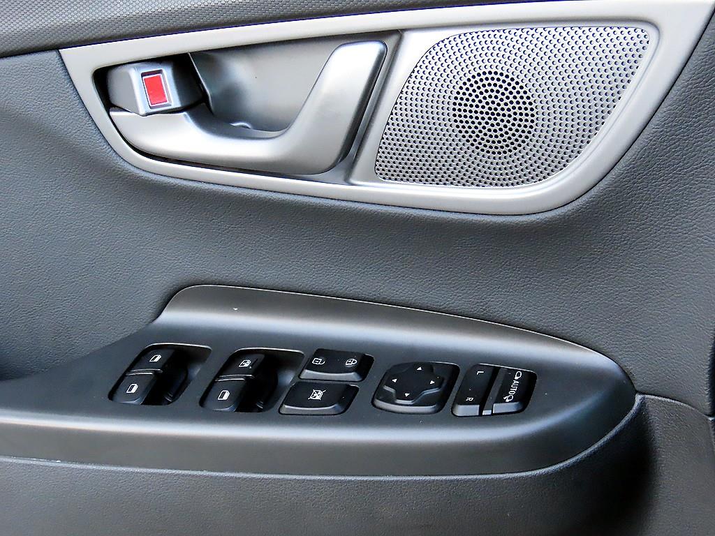 HYUNDAI Kona - Vista 11