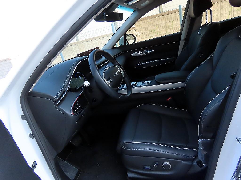 Genesis GV70 - Vista 5