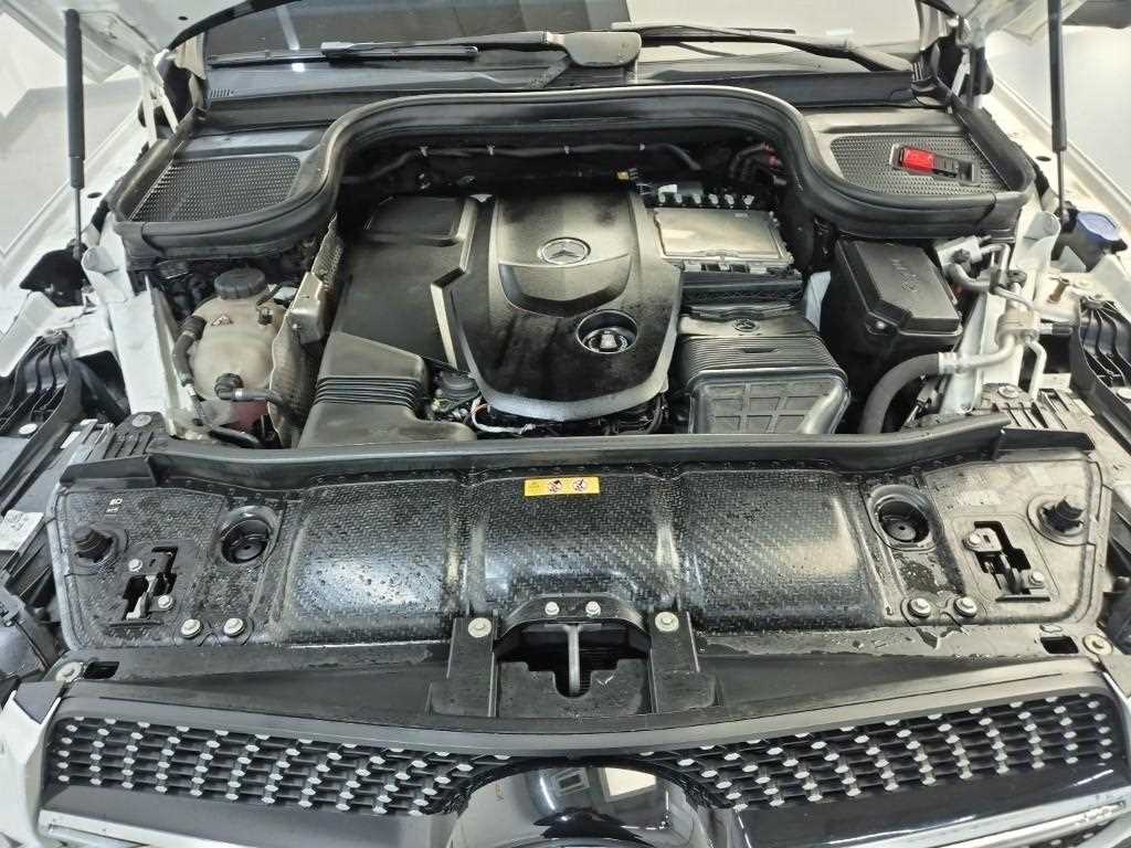 Mercedes Benz GLE Class - Vista 5