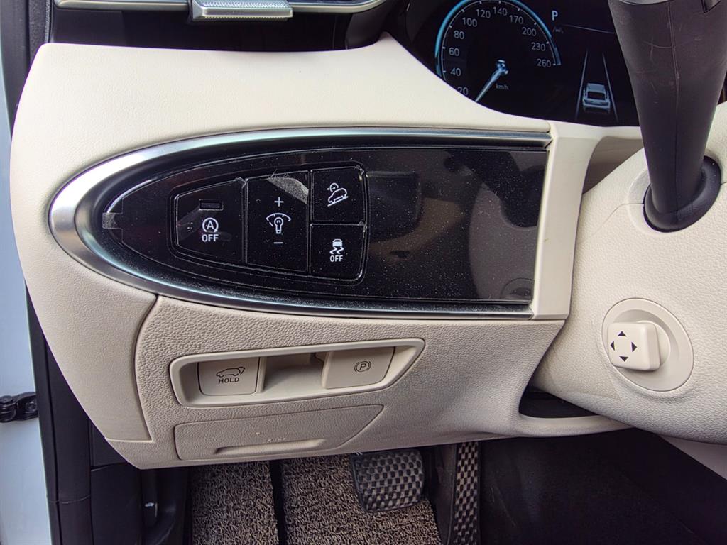 Genesis GV70 - Vista 9