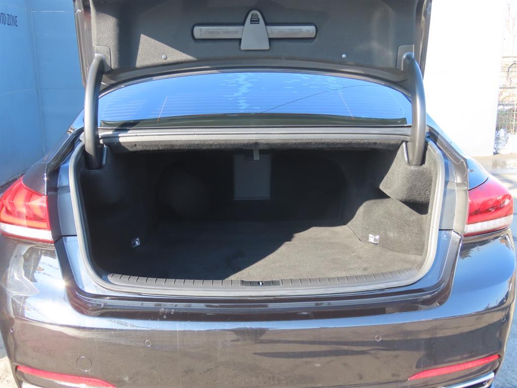 Genesis G80 - Vista 9