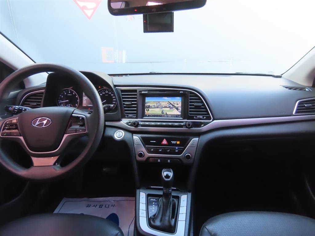 HYUNDAI Avante 2018 Blanco - Importación desde Corea - HF Imports Iquique - Foto 7