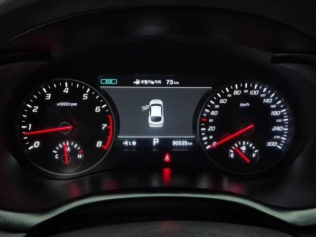 KIA Stinger - Vista 6