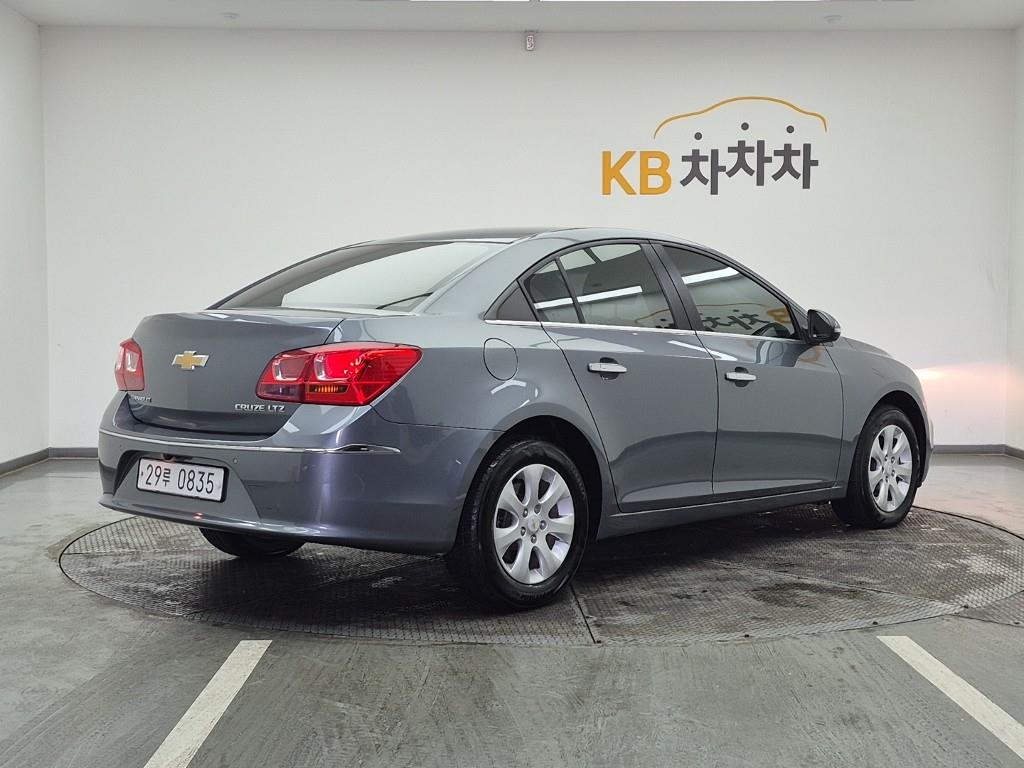 Chevrolet Cruise - Vista 4