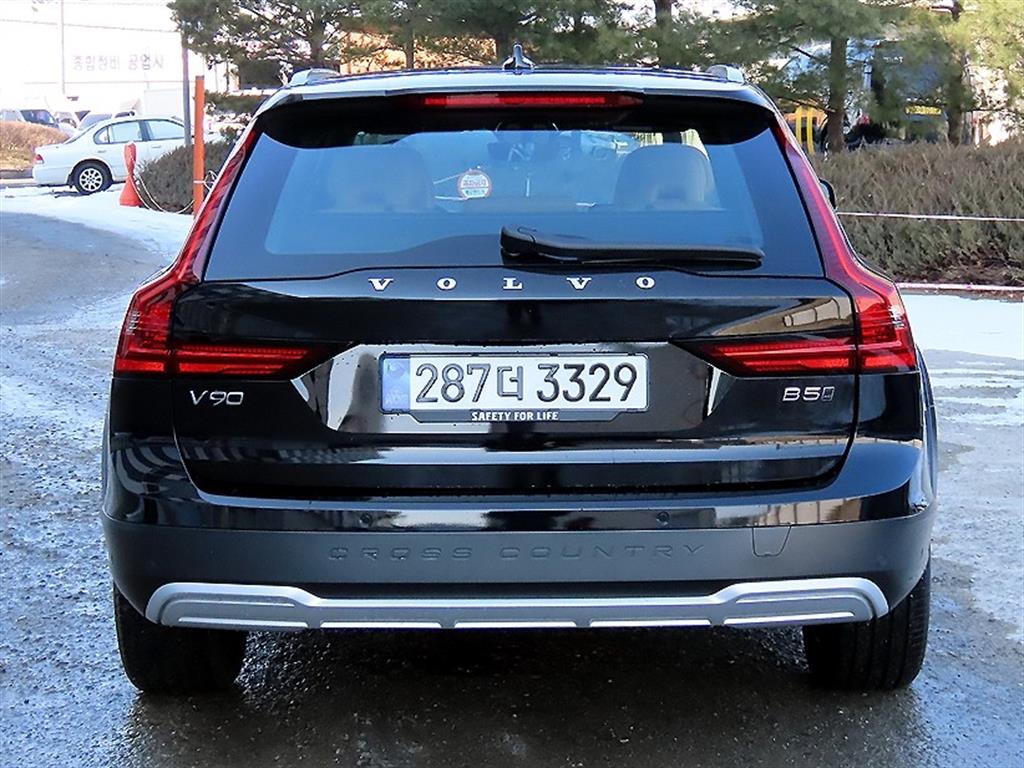 Volvo V90 - Vista 4