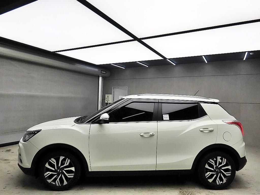 Ssangyong Tivoli - Vista 4