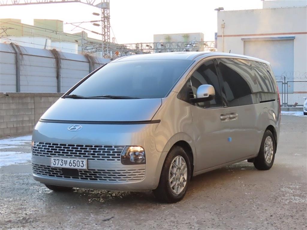 HYUNDAI Staria - Vista 3