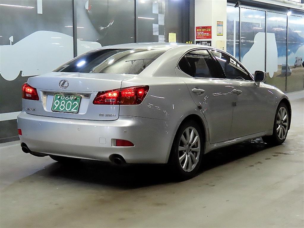 Lexus IS - Vista 4