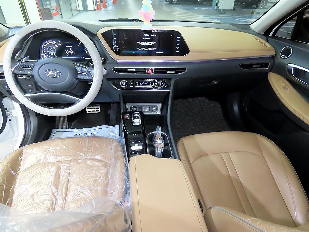 HYUNDAI Sonata - Vista 10