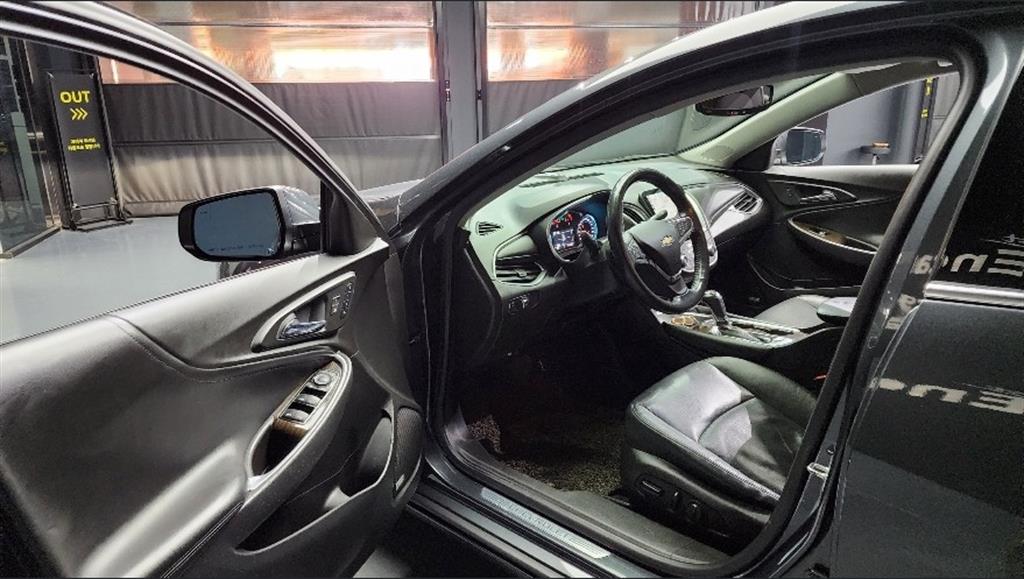 Chevrolet Malibu - Vista 10