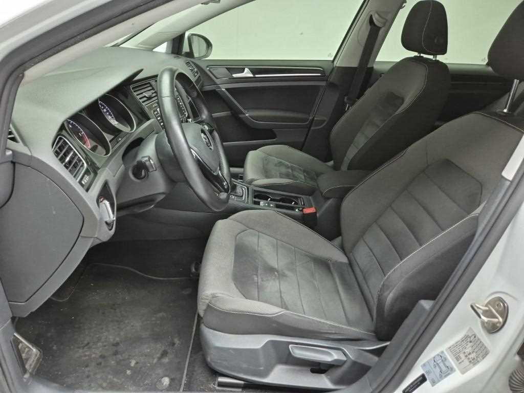 Volkswagen Golf - Vista 11