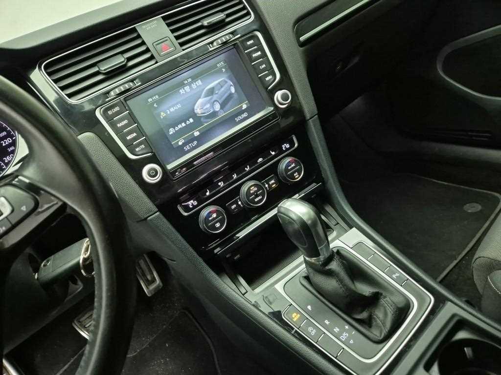 Volkswagen Golf - Vista 10