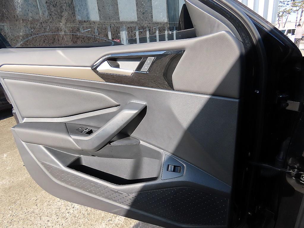 Volkswagen Jetta - Vista 11