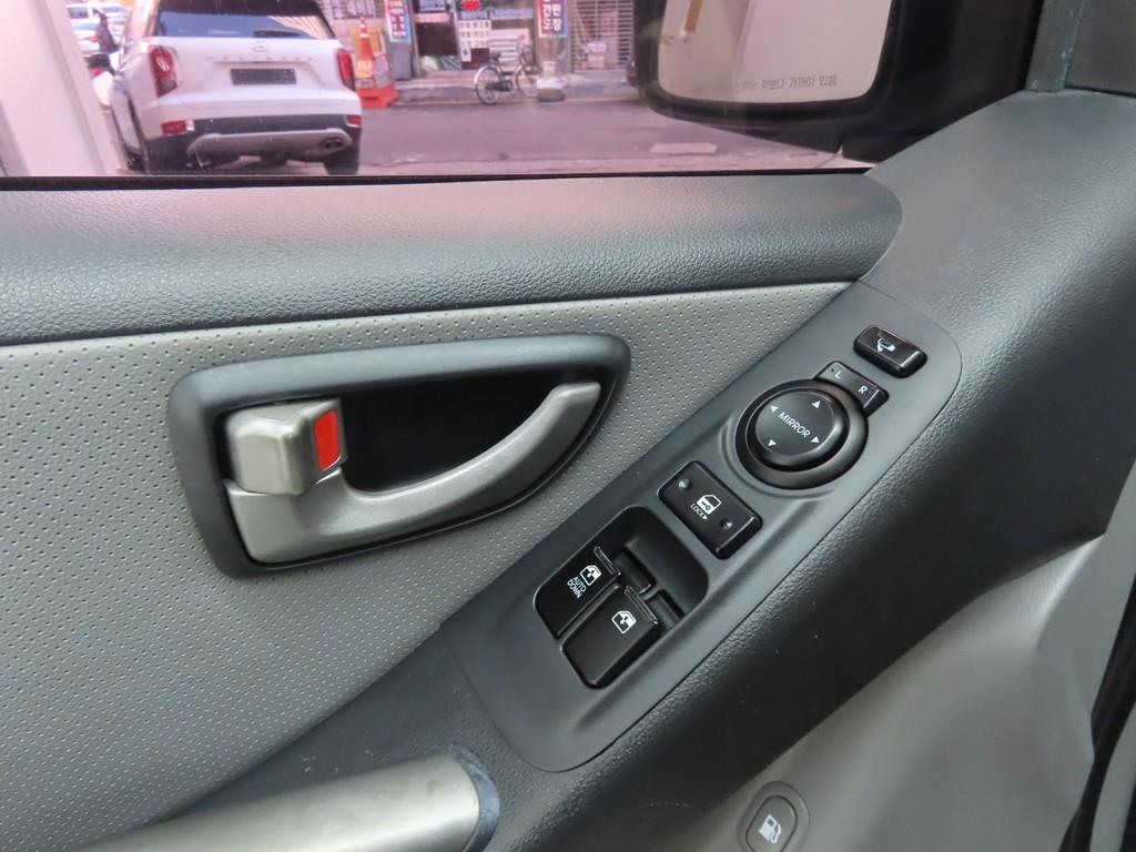 HYUNDAI Starex - Vista 9