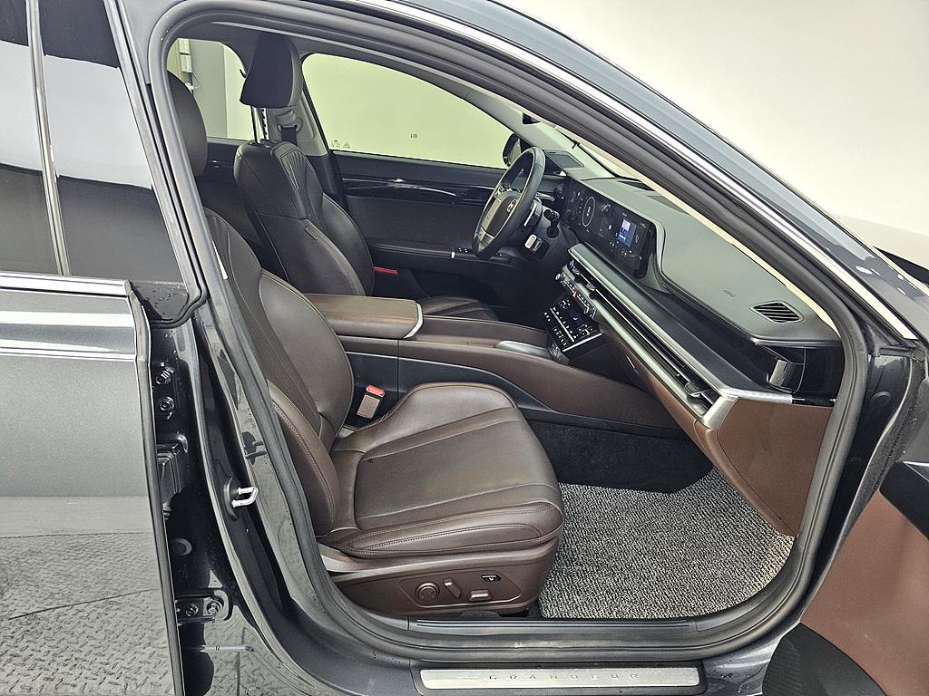 HYUNDAI Grandeur - Vista 11