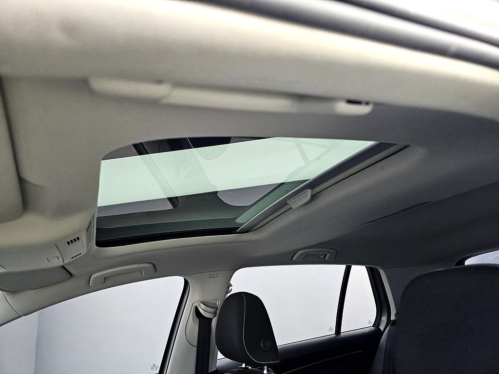 Volkswagen Golf - Vista 12