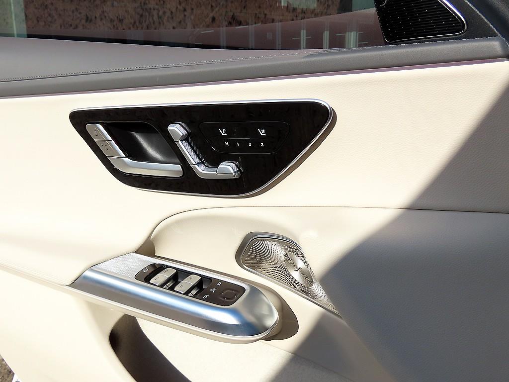 Mercedes Benz E class - Vista 12