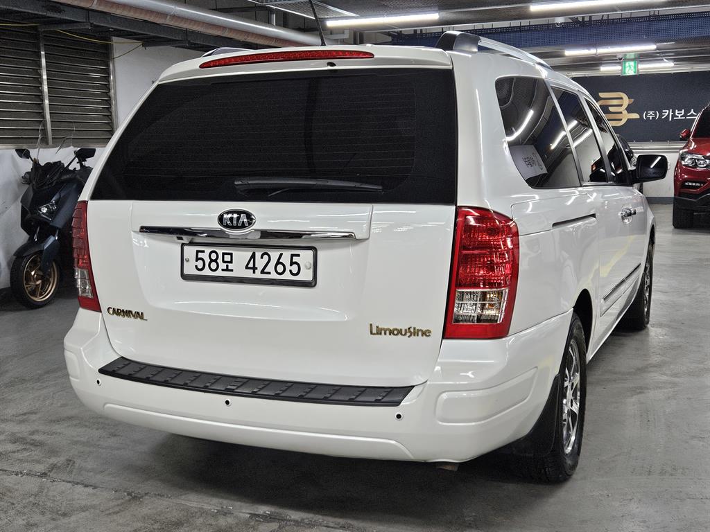 KIA Carnival - Vista 4