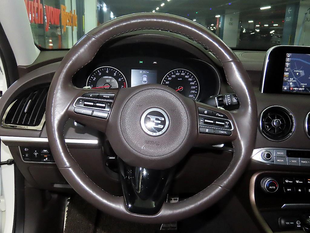 KIA Stinger - Vista 8