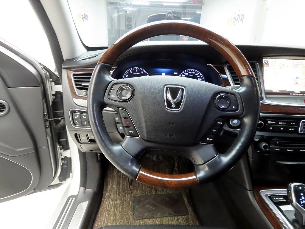 HYUNDAI Equus - Vista 7