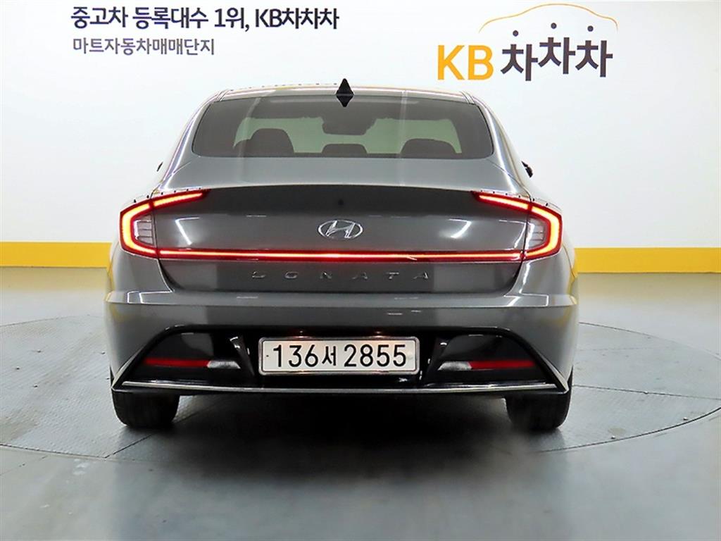 HYUNDAI Sonata - Vista 3